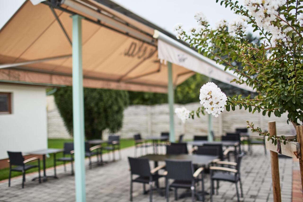 Aquasol Resort Mosonmagyaróvár エクステリア 写真
